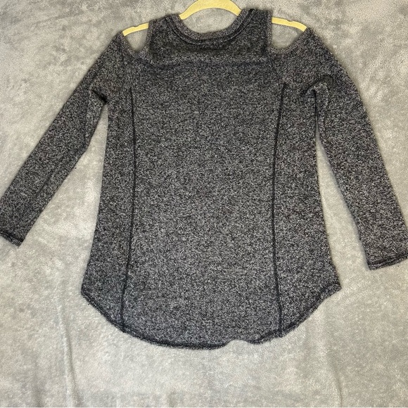 Aqua Cashmere Women’s Off-Shoulder Gray Sweater Size Small - Picture 4 of 7